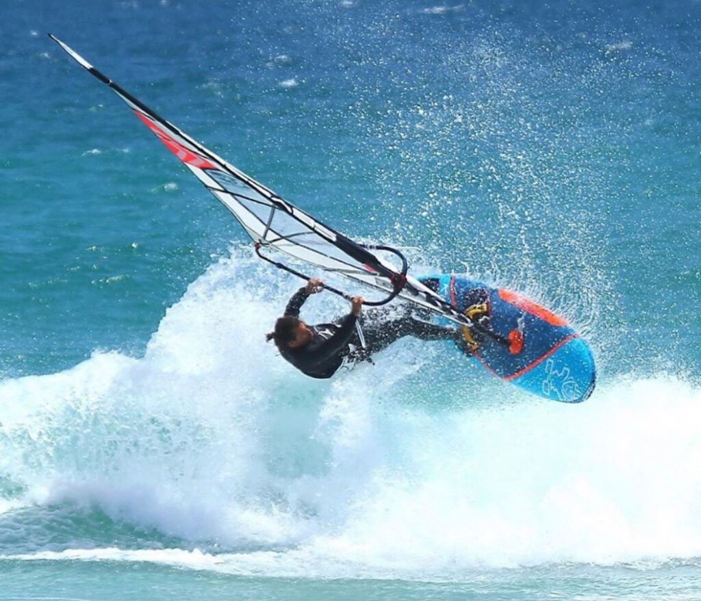 LA SPALLA NEL WINDSURF